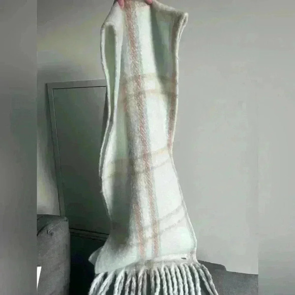 Aeropostale Women’s Light Blue Plaid Polyester Blanket Scarf Cozy Winter - Picture 2 of 8